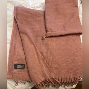 Beautiful wrap! To take on the go, with bag